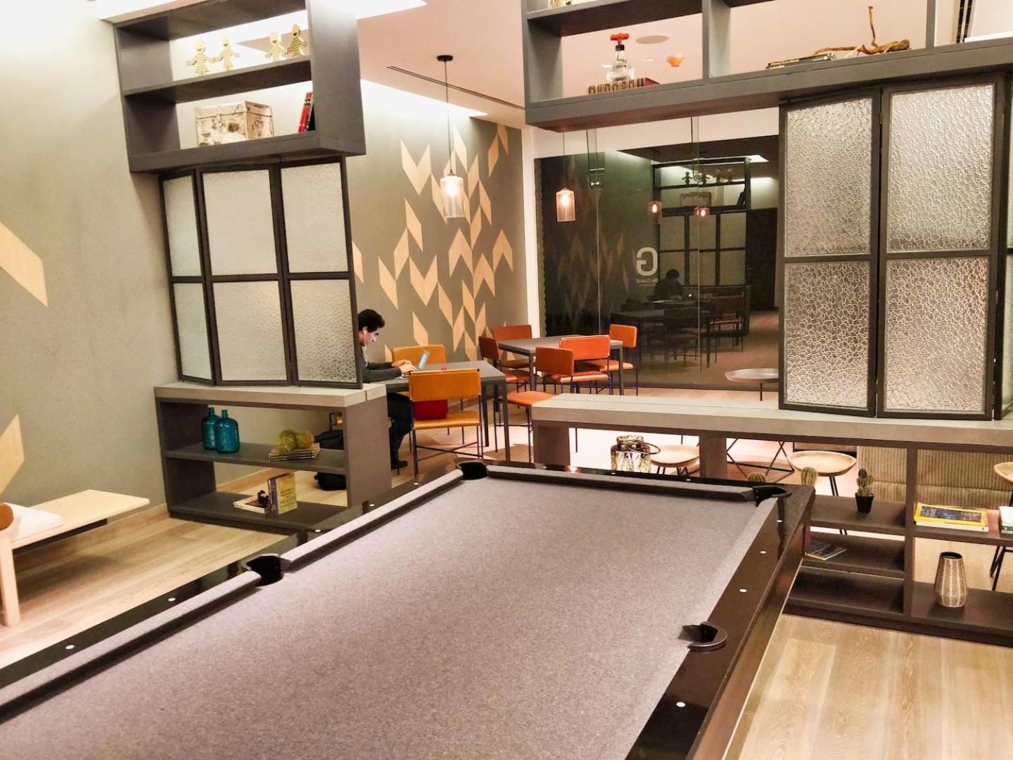 Two Beautiful 1 Bedroom Apts, 2 Floors Hs Wifi! *