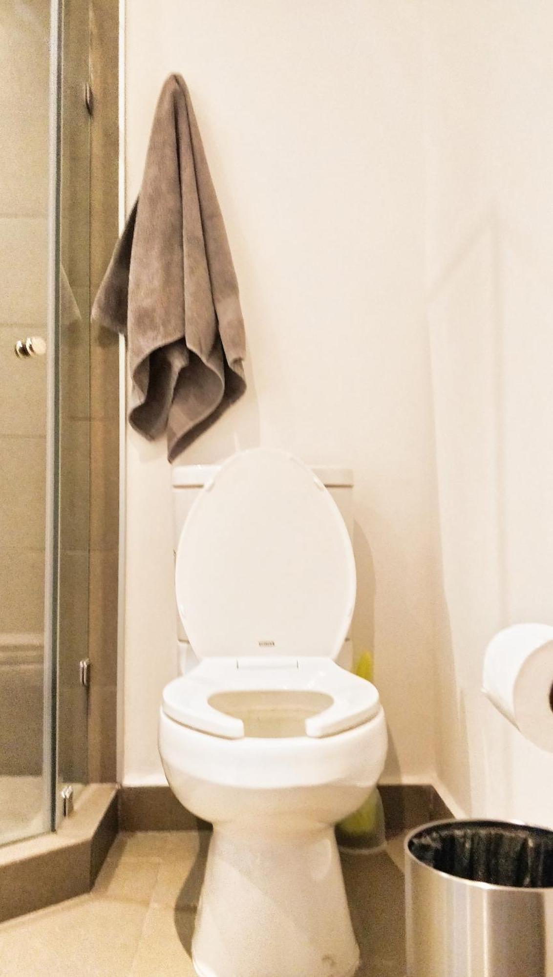Two Beautiful 1 Bedroom Apts, 2 Floors Hs Wifi!
