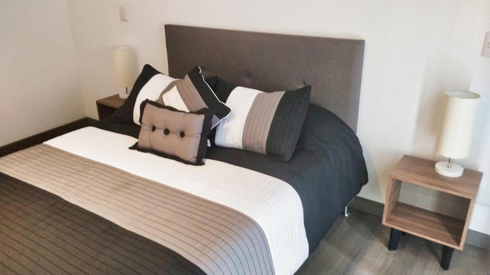 Two Beautiful 1 Bedroom Apts, 2 Floors Hs Wifi! * Mexico City
