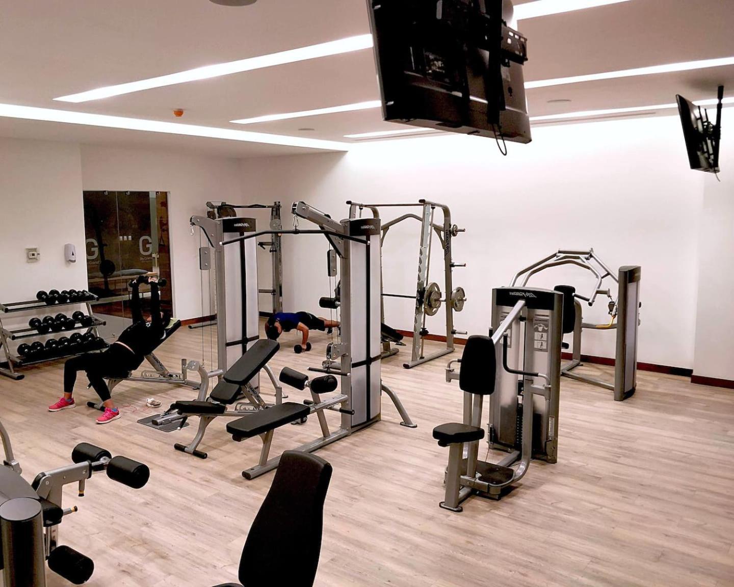 Apartment Two Beautiful 1 Bedroom Apts, 2 Floors Hs Wifi!
