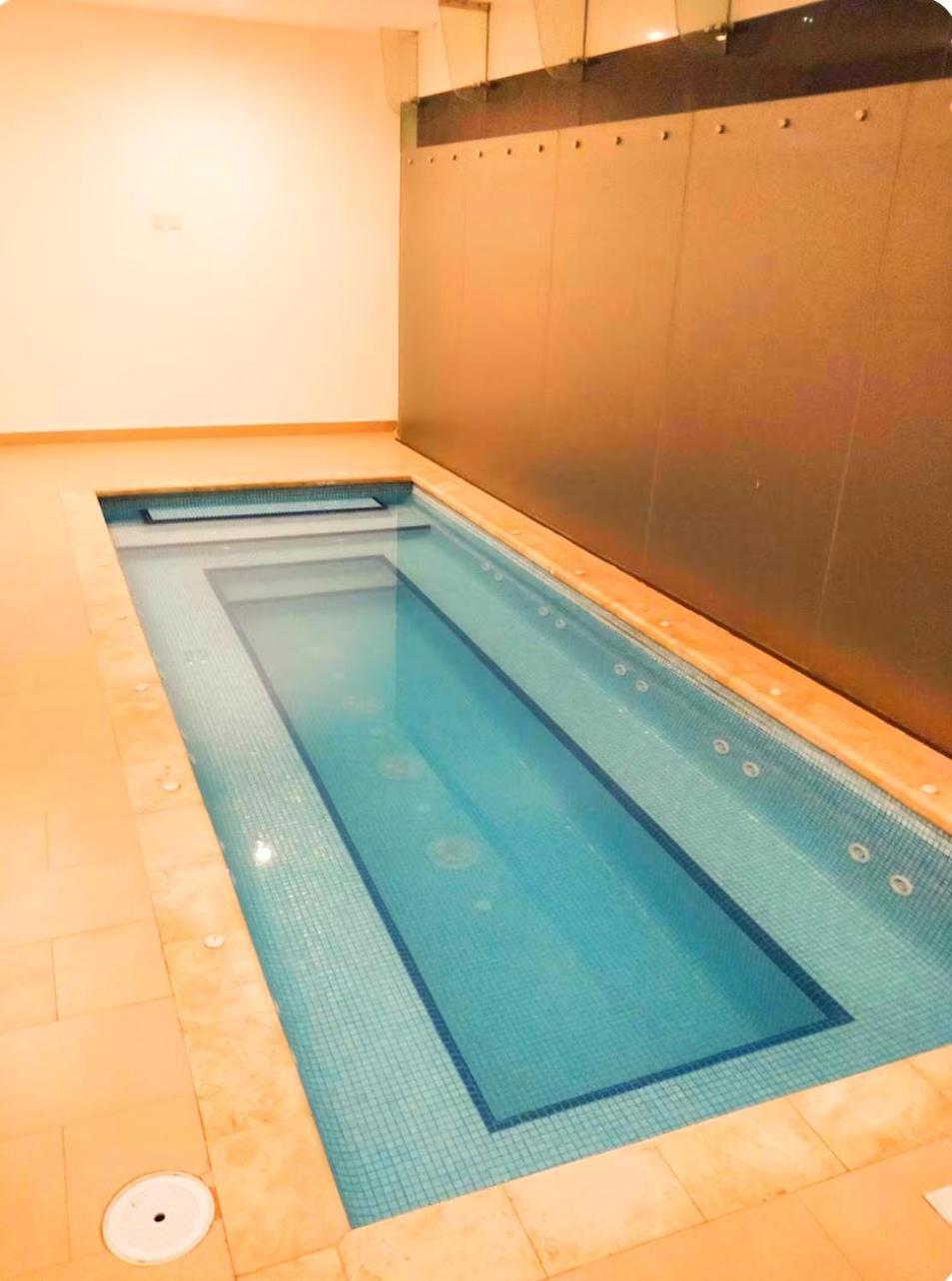 Apartment Two Beautiful 1 Bedroom Apts, 2 Floors Hs Wifi!
