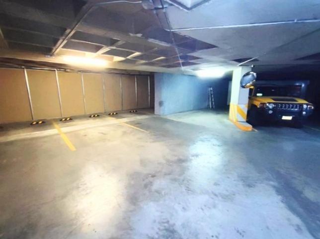 Apartment Two Beautiful 1 Bedroom Apts, 2 Floors Hs Wifi!